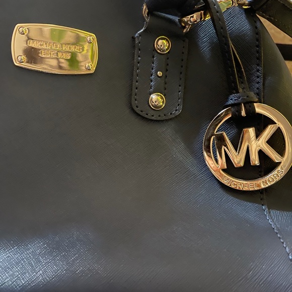 Michael Kors Purse/Wallet Set - Picture 7 of 7